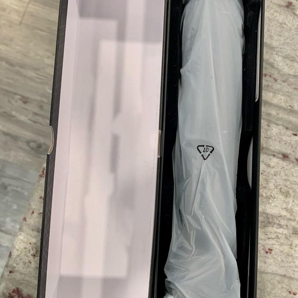 HOVINSO rechargeable automatic wine opener - NEW in box - Picture 3 of 7